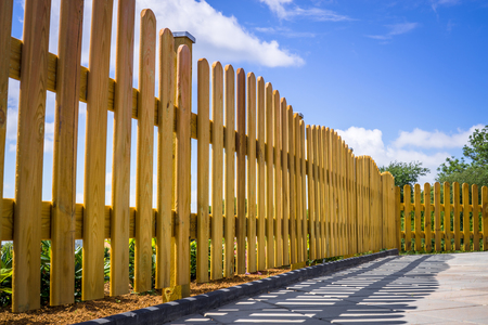 New jersey fence washing guide how to safely clean vinyl and wood fences without damage