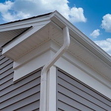 Gutter Whitening (Tiger Striping): What It Is and How We Remove It